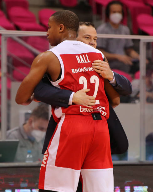 一名英格兰 一名英格兰